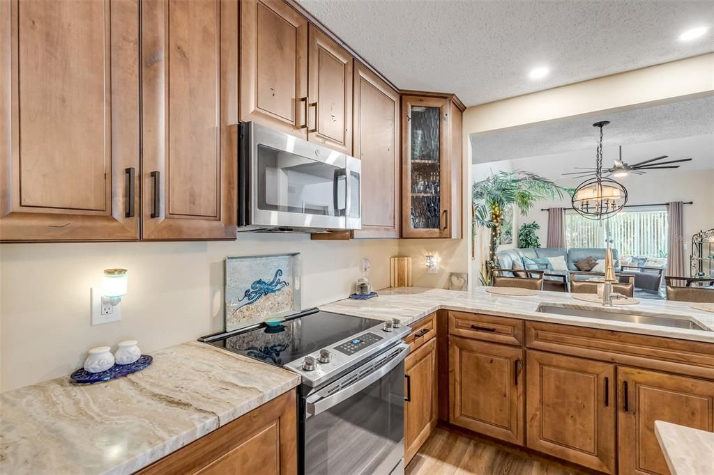 For Sale: $315,000 (2 beds, 2 baths, 1408 Square Feet)