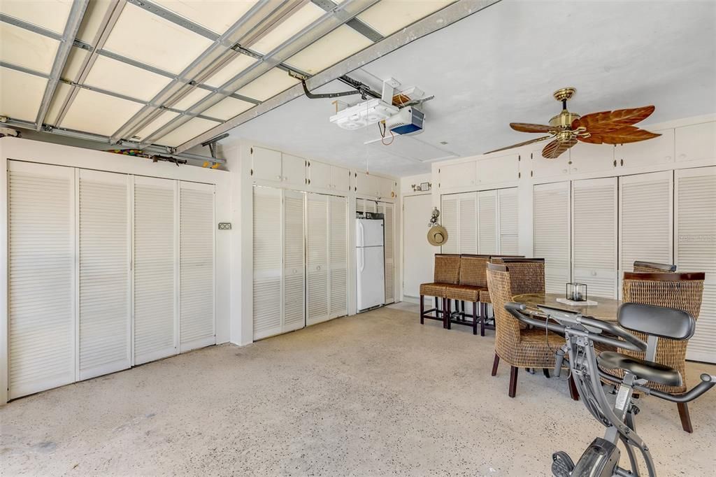 For Sale: $315,000 (2 beds, 2 baths, 1408 Square Feet)