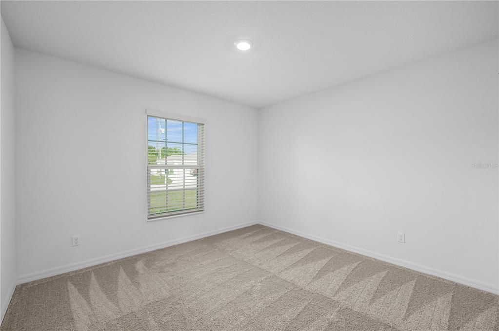 Activo con contrato: $329,900 (3 camas, 2 baños, 1680 Pies cuadrados)