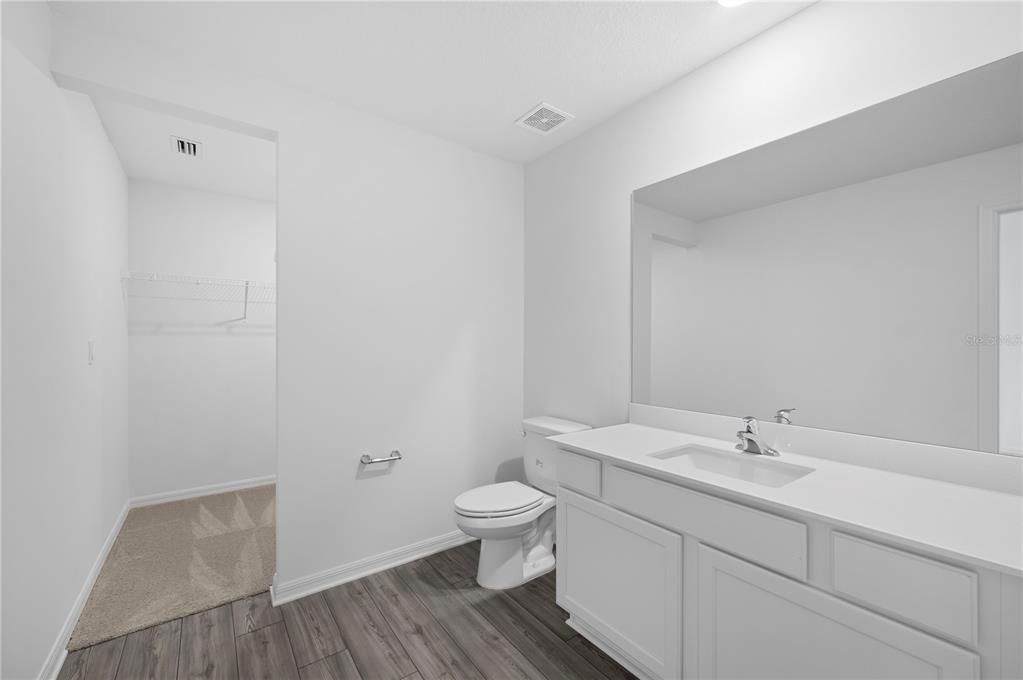Activo con contrato: $329,900 (3 camas, 2 baños, 1680 Pies cuadrados)