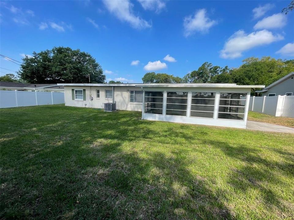 For Rent: $2,450 (3 beds, 2 baths, 1496 Square Feet)