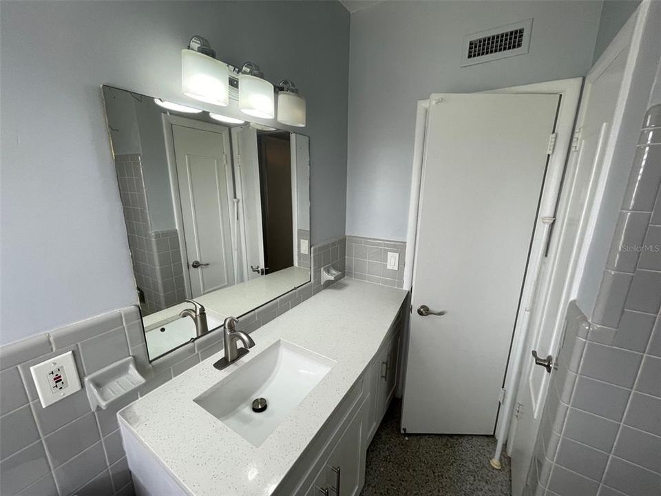 For Rent: $2,450 (3 beds, 2 baths, 1496 Square Feet)