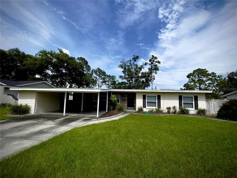 For Rent: $2,450 (3 beds, 2 baths, 1496 Square Feet)