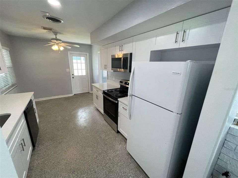 For Rent: $2,450 (3 beds, 2 baths, 1496 Square Feet)