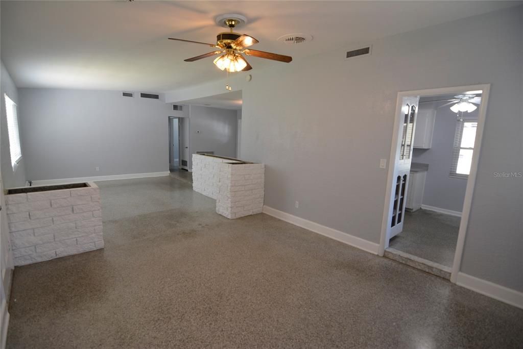 For Rent: $2,450 (3 beds, 2 baths, 1496 Square Feet)