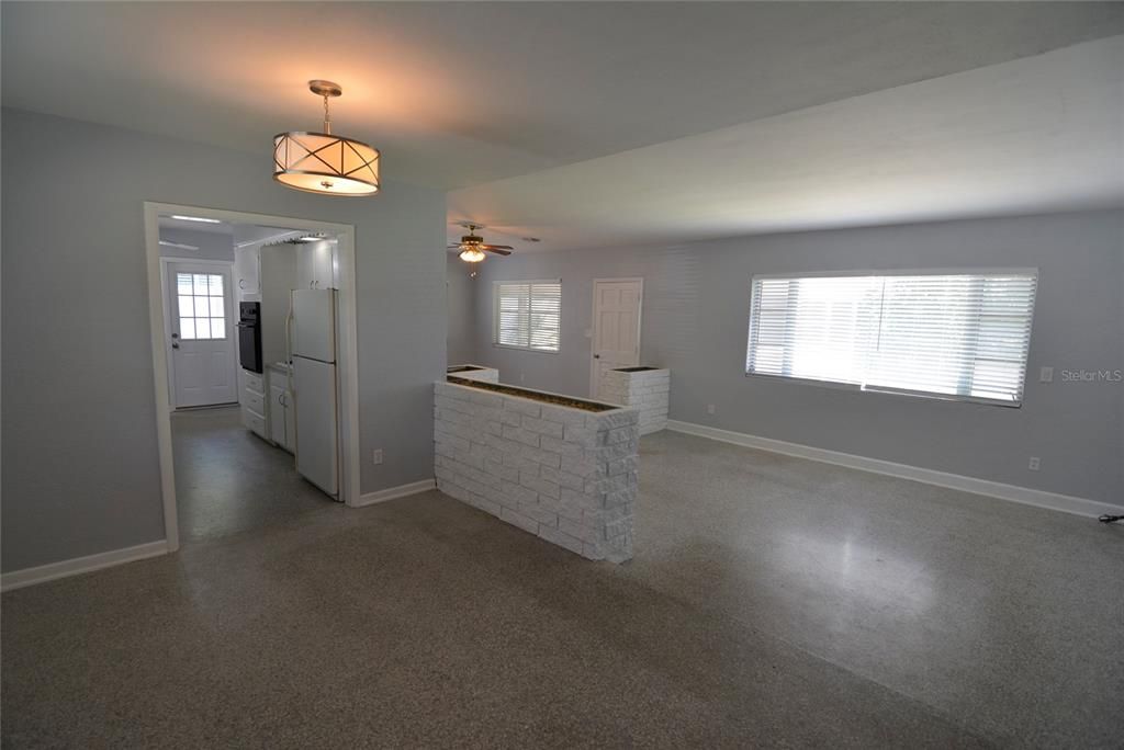 For Rent: $2,450 (3 beds, 2 baths, 1496 Square Feet)