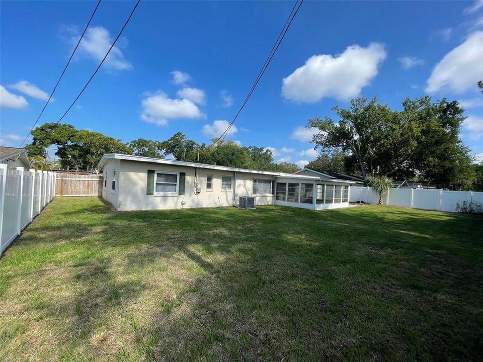 For Rent: $2,450 (3 beds, 2 baths, 1496 Square Feet)