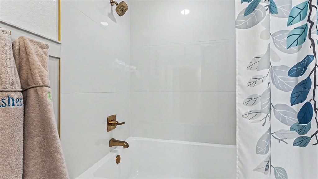 En Venta: $580,000 (4 camas, 2 baños, 3086 Pies cuadrados)