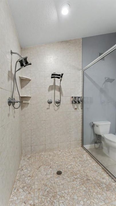En Venta: $580,000 (4 camas, 2 baños, 3086 Pies cuadrados)