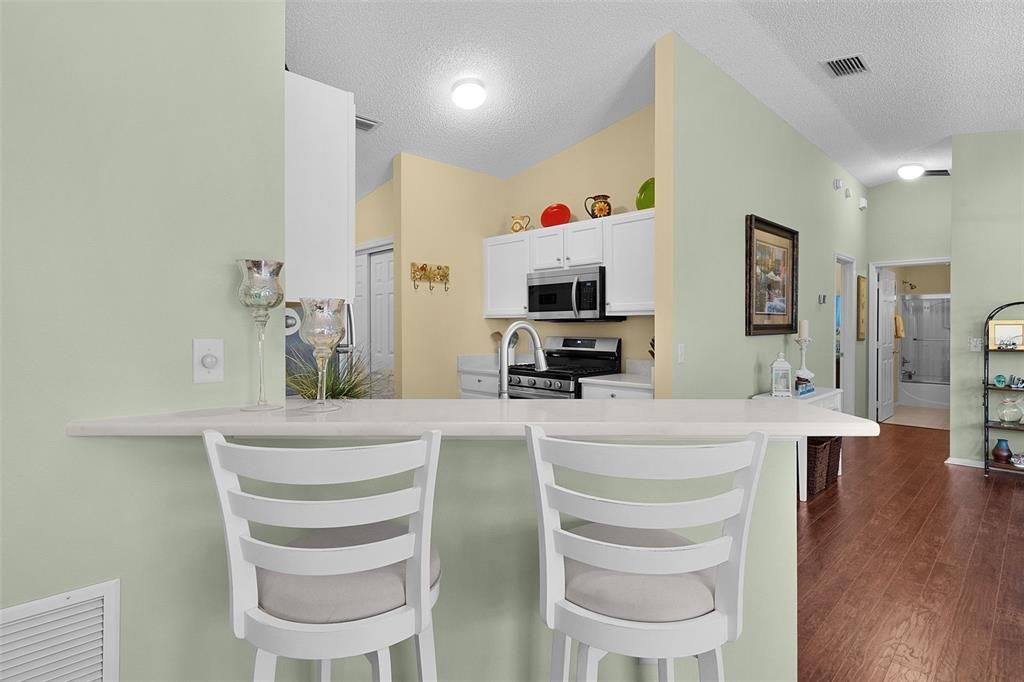 For Sale: $279,000 (2 beds, 2 baths, 1188 Square Feet)