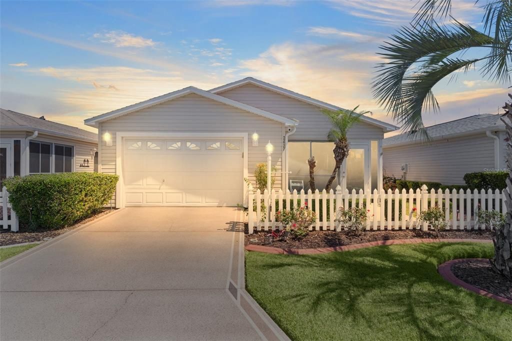 For Sale: $279,000 (2 beds, 2 baths, 1188 Square Feet)