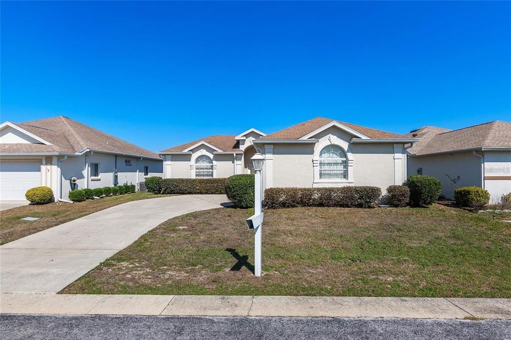 For Sale: $304,900 (3 beds, 3 baths, 1781 Square Feet)