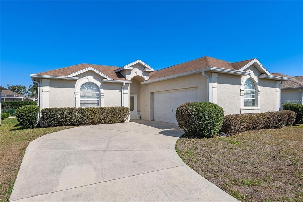 For Sale: $304,900 (3 beds, 3 baths, 1781 Square Feet)