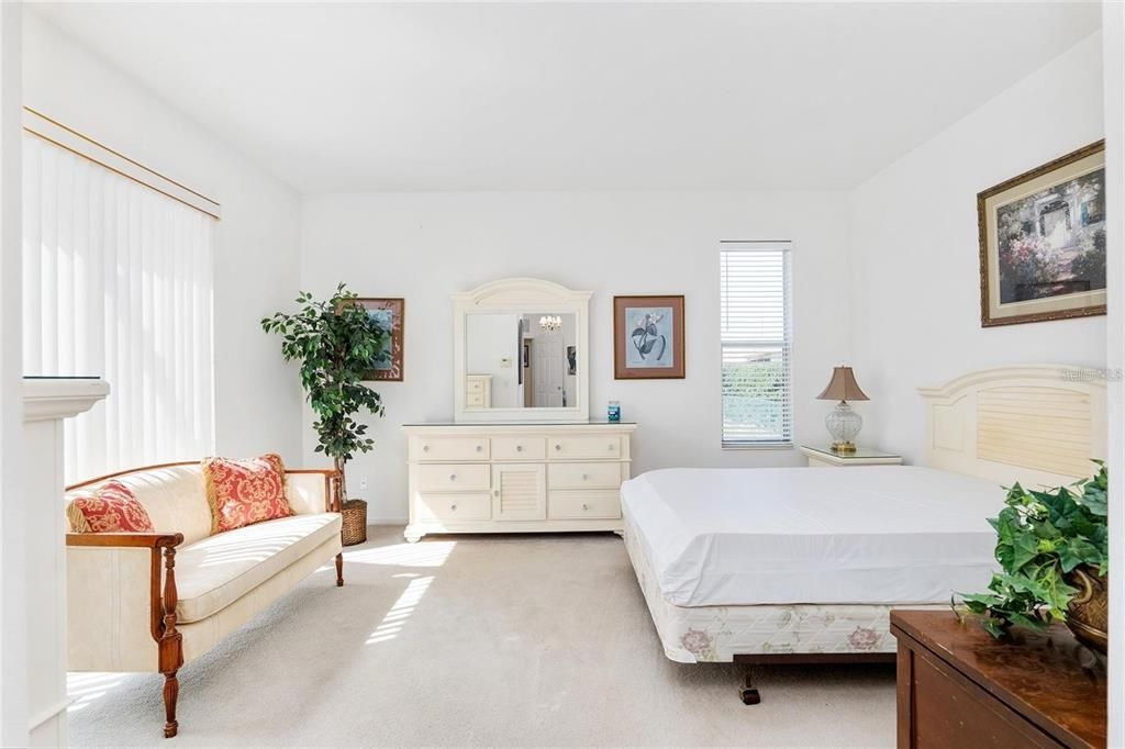 For Sale: $304,900 (3 beds, 3 baths, 1781 Square Feet)