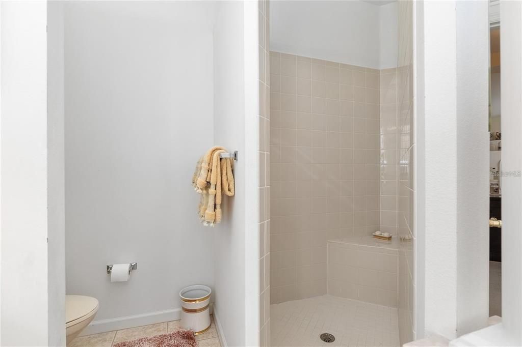 For Sale: $304,900 (3 beds, 3 baths, 1781 Square Feet)