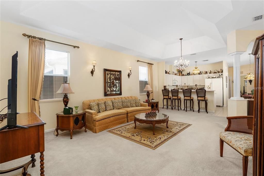 For Sale: $304,900 (3 beds, 3 baths, 1781 Square Feet)