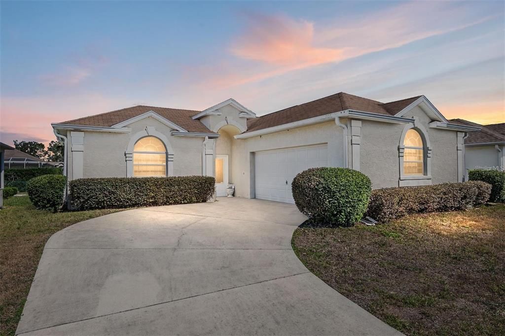 For Sale: $304,900 (3 beds, 3 baths, 1781 Square Feet)