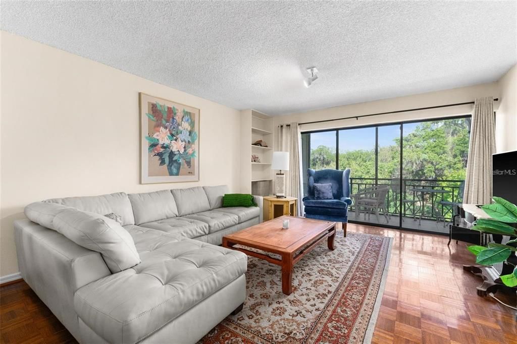 En Venta: $235,000 (2 camas, 2 baños, 1137 Pies cuadrados)