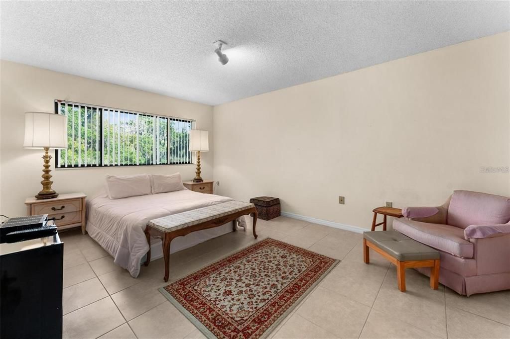 En Venta: $235,000 (2 camas, 2 baños, 1137 Pies cuadrados)