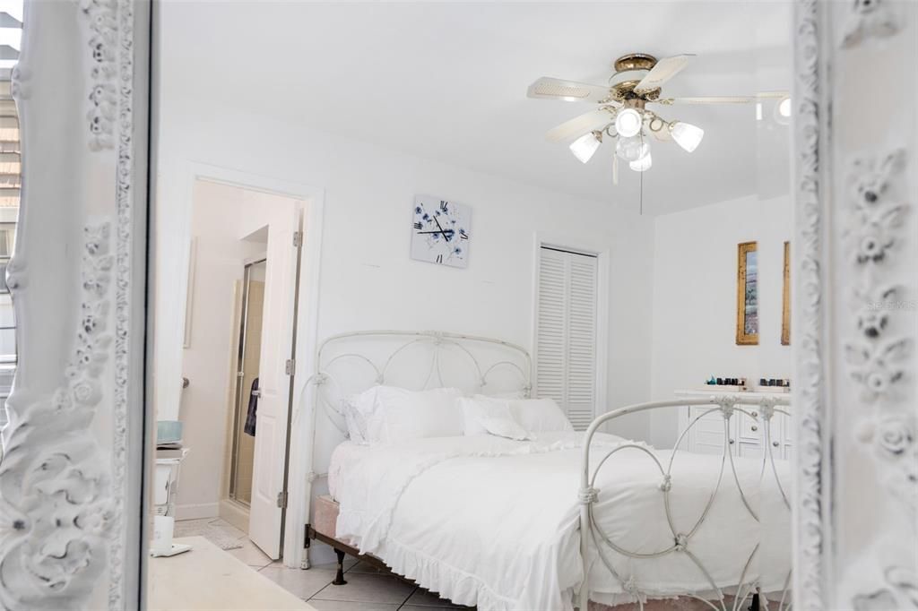 Activo con contrato: $299,000 (2 camas, 2 baños, 1480 Pies cuadrados)