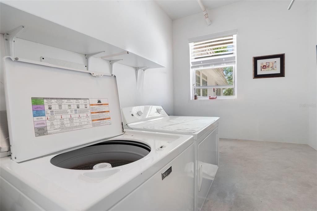 Activo con contrato: $299,000 (2 camas, 2 baños, 1480 Pies cuadrados)