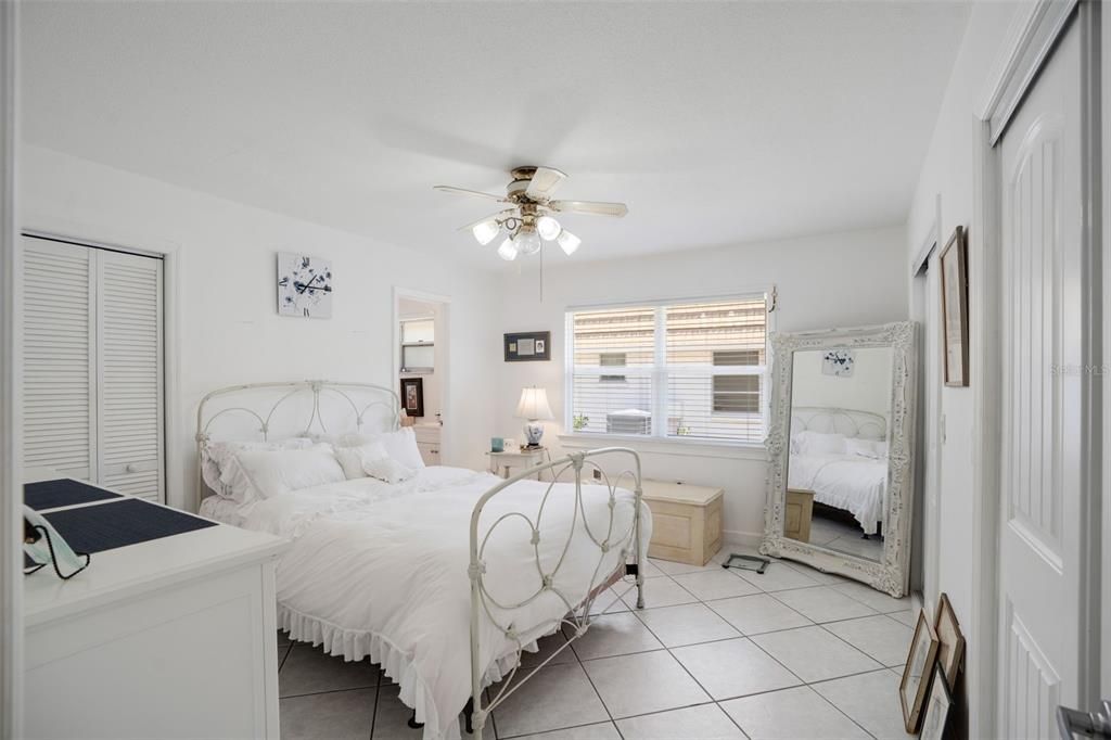 Activo con contrato: $299,000 (2 camas, 2 baños, 1480 Pies cuadrados)