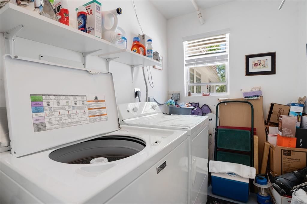 Activo con contrato: $299,000 (2 camas, 2 baños, 1480 Pies cuadrados)