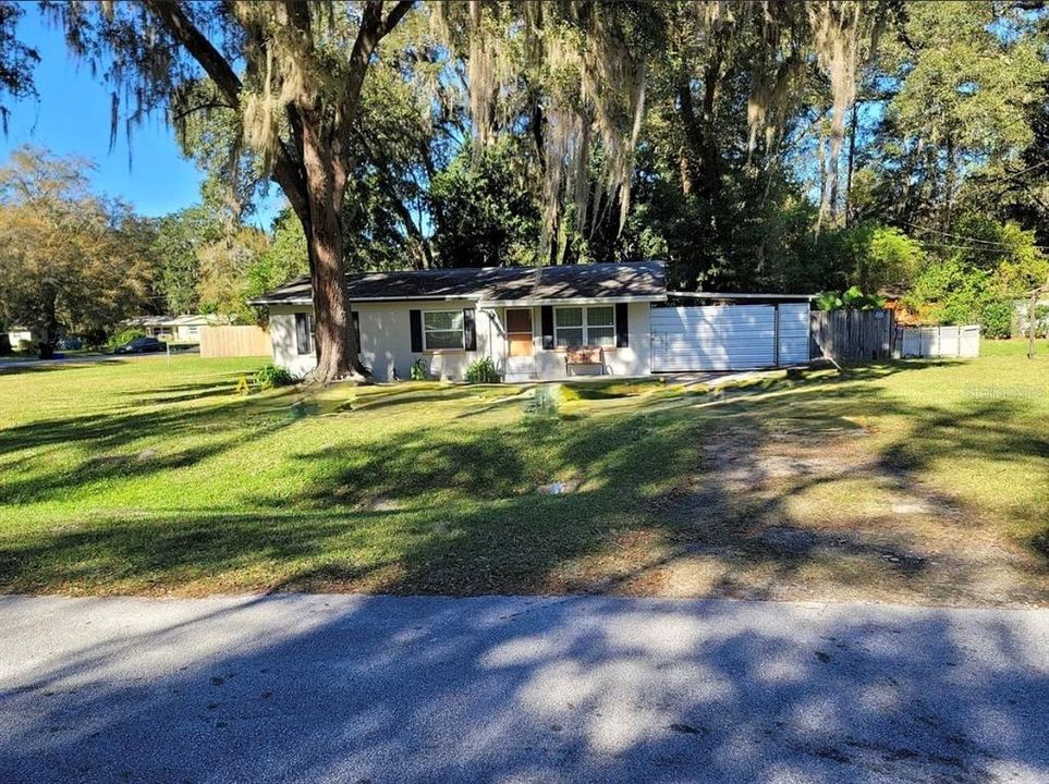 For Sale: $169,000 (3 beds, 1 baths, 936 Square Feet)