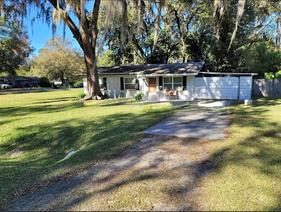 For Sale: $169,000 (3 beds, 1 baths, 936 Square Feet)