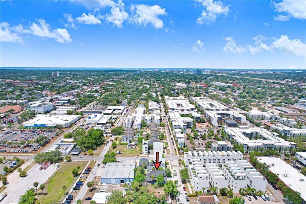 Activo con contrato: $925,000 (4 camas, 3 baños, 2328 Pies cuadrados)