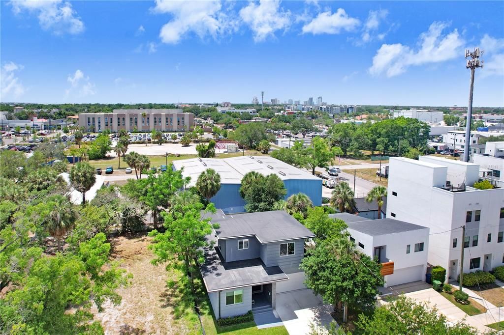 Activo con contrato: $925,000 (4 camas, 3 baños, 2328 Pies cuadrados)