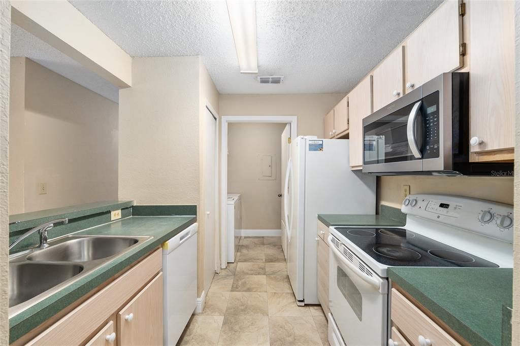 En Venta: $140,000 (2 camas, 2 baños, 950 Pies cuadrados)