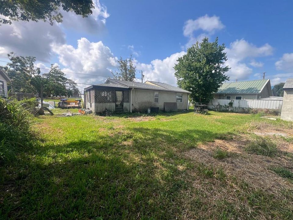 For Sale: $189,000 (2 beds, 2 baths, 1088 Square Feet)