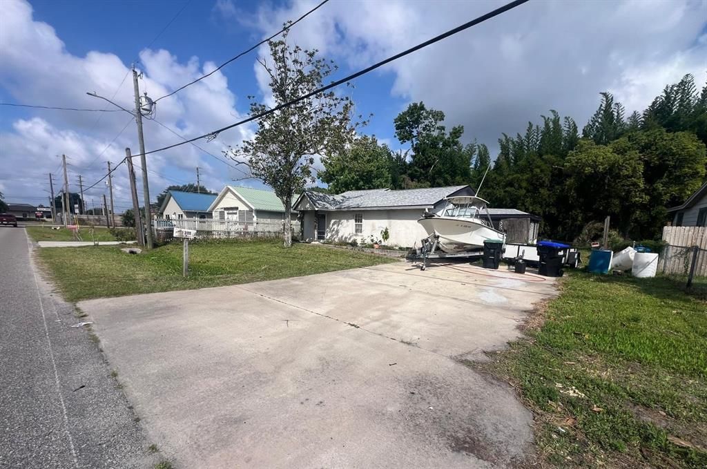 For Sale: $189,000 (2 beds, 2 baths, 1088 Square Feet)