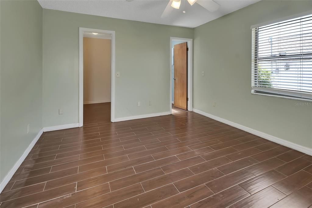 Active With Contract: $210,000 (3 beds, 2 baths, 1277 Square Feet)