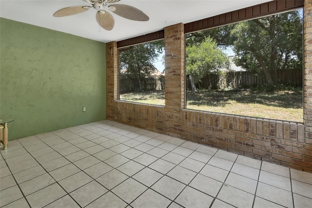 Active With Contract: $210,000 (3 beds, 2 baths, 1277 Square Feet)