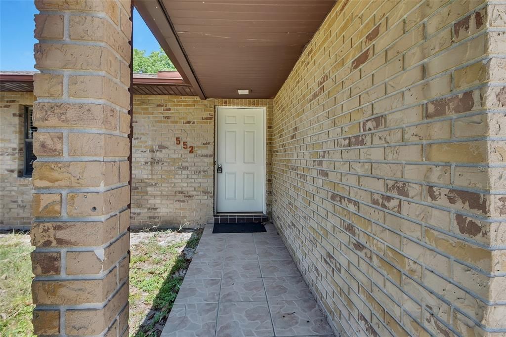Active With Contract: $210,000 (3 beds, 2 baths, 1277 Square Feet)