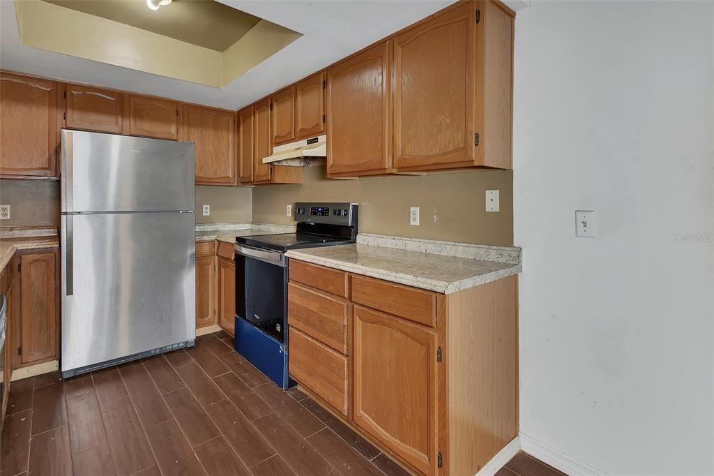 Active With Contract: $210,000 (3 beds, 2 baths, 1277 Square Feet)