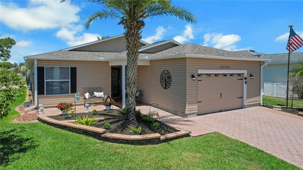 Activo con contrato: $259,900 (3 camas, 2 baños, 1735 Pies cuadrados)