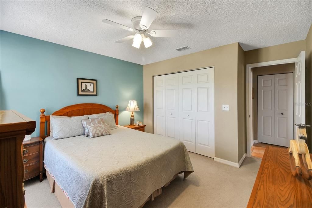 Activo con contrato: $259,900 (3 camas, 2 baños, 1735 Pies cuadrados)
