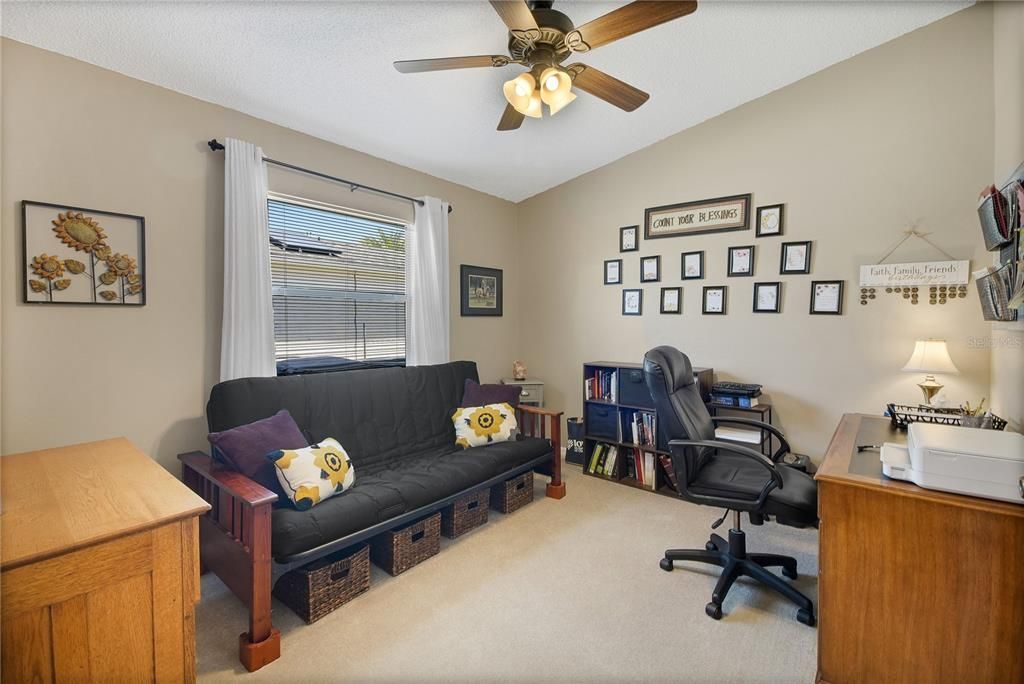 Activo con contrato: $259,900 (3 camas, 2 baños, 1735 Pies cuadrados)