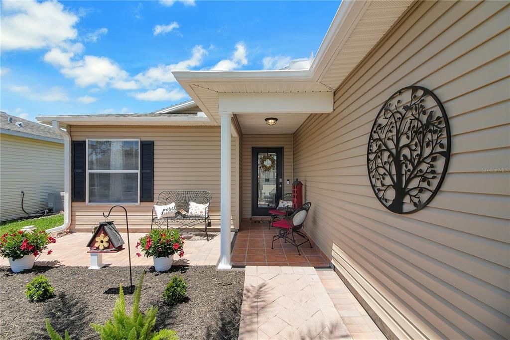 Activo con contrato: $259,900 (3 camas, 2 baños, 1735 Pies cuadrados)