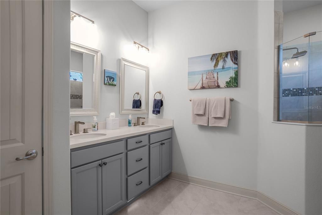 For Sale: $565,000 (3 beds, 2 baths, 2056 Square Feet)