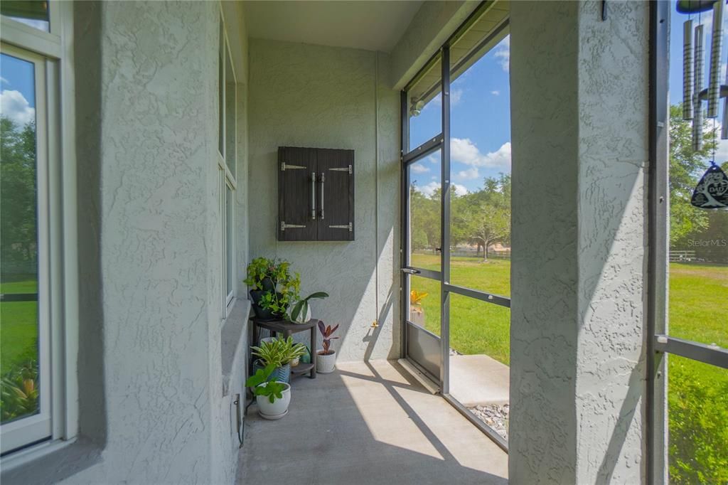 For Sale: $565,000 (3 beds, 2 baths, 2056 Square Feet)
