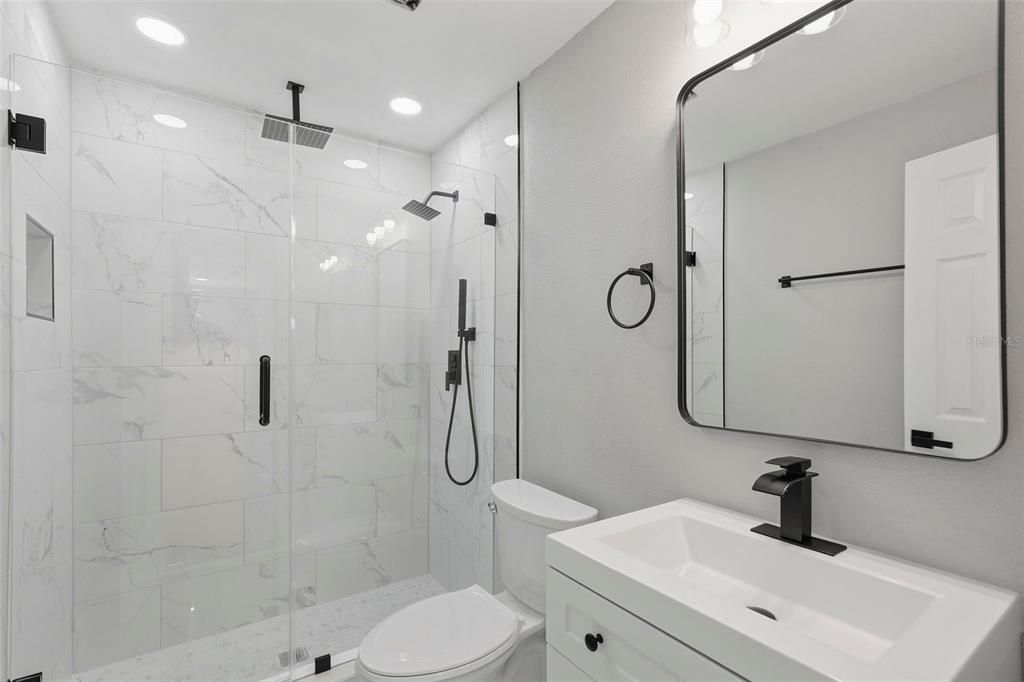 For Sale: $549,900 (3 beds, 2 baths, 1399 Square Feet)