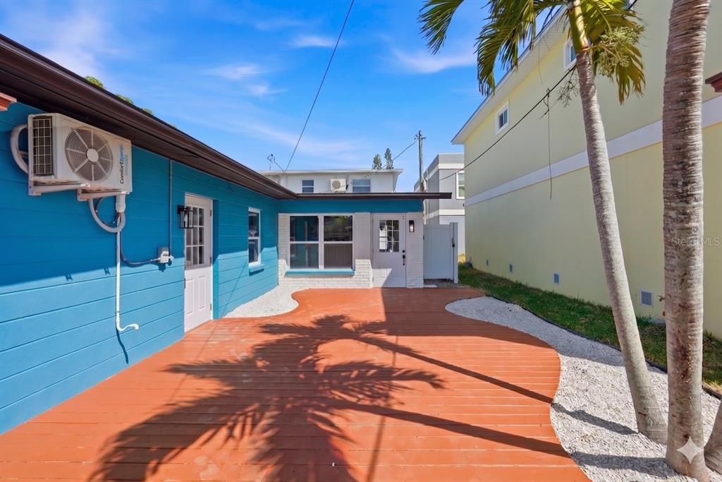 For Sale: $549,900 (3 beds, 2 baths, 1399 Square Feet)