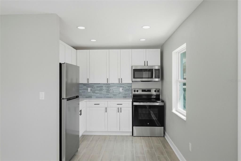 For Sale: $549,900 (3 beds, 2 baths, 1399 Square Feet)