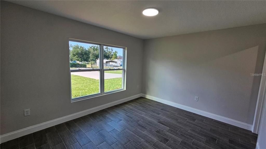 出租: $2,400 (3 贝兹, 3 浴室, 1694 平方英尺)