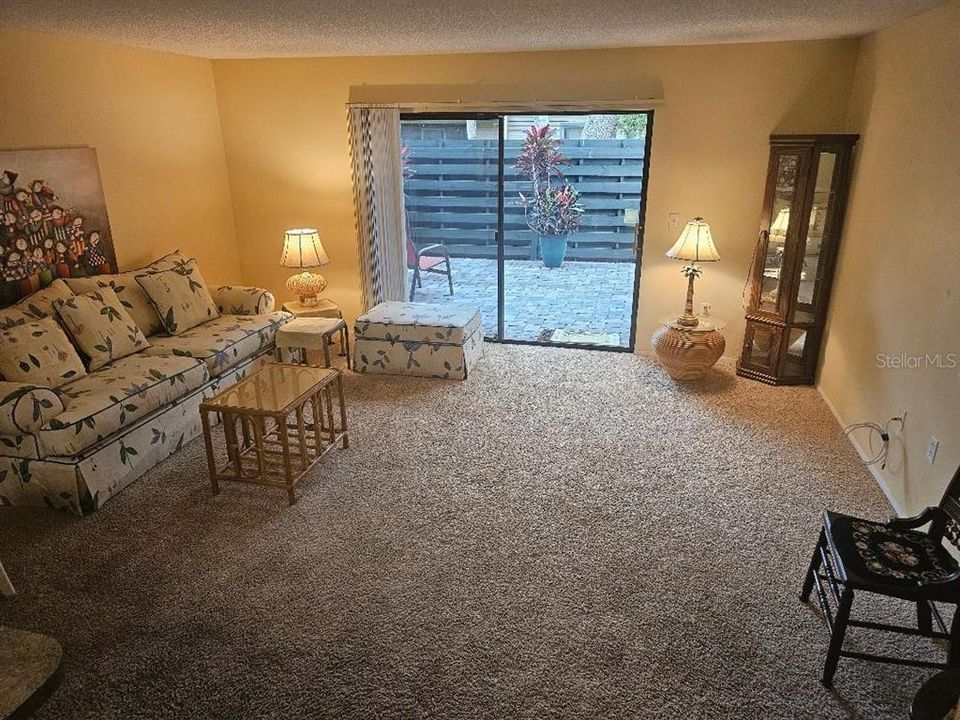 For Sale: $159,900 (2 beds, 2 baths, 1263 Square Feet)