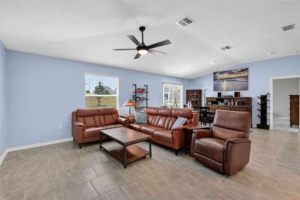 For Sale: $349,000 (3 beds, 2 baths, 1540 Square Feet)